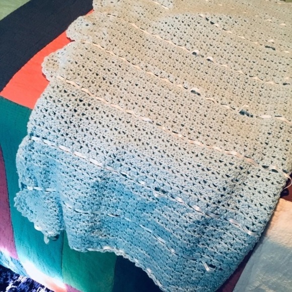 Two small/ Medium size Baby Blankets - Picture 3 of 4